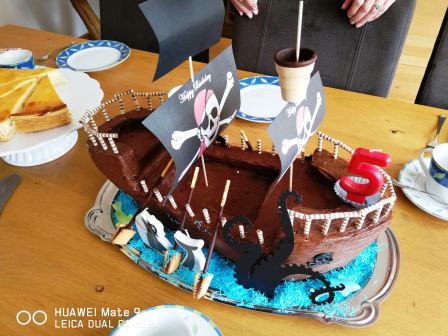 Piraten-Schiff Kuchen mit Nougat zum Geburtstag vom Enkel