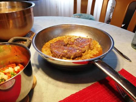 Entrecote Steak mit Zwiebeln