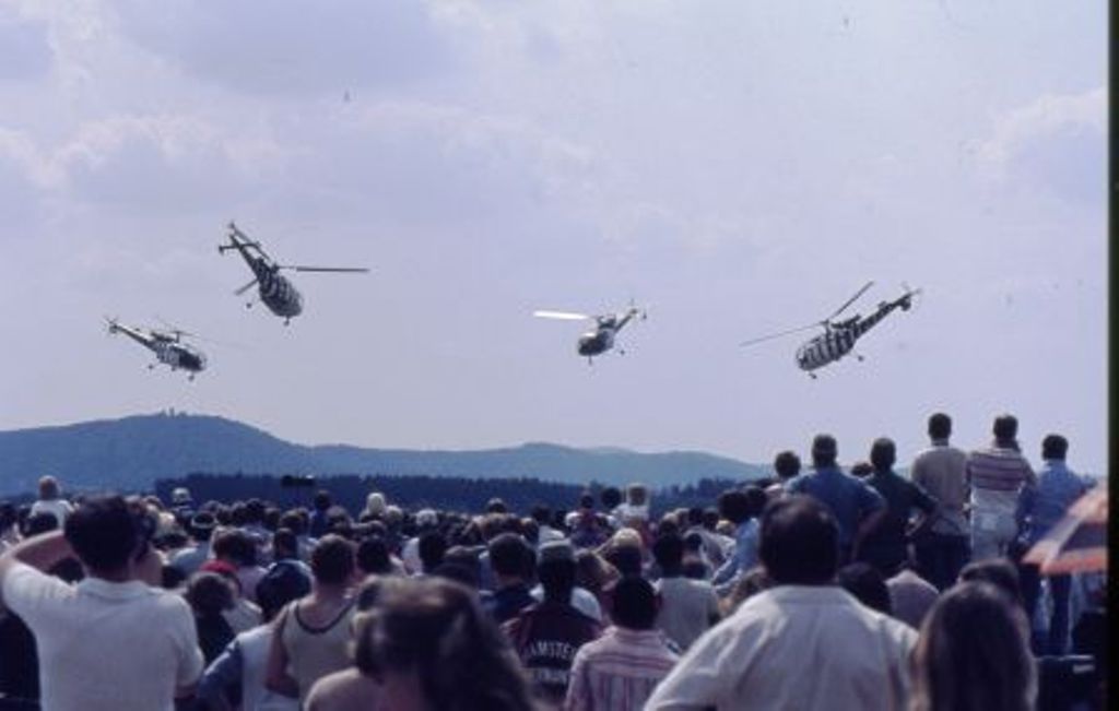 Wie die Hubschrauber drehen sich dabei die Gedanken im Kreis und das alles wegen diesem Scheiß