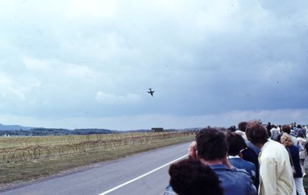 ich war gerne in der ersten Reihe und denke an den Nato-Stacheldraht von Ramstein